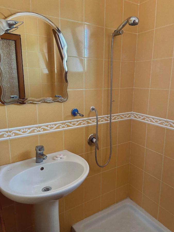 Maria Rentals Radhimë المظهر الخارجي الصورة